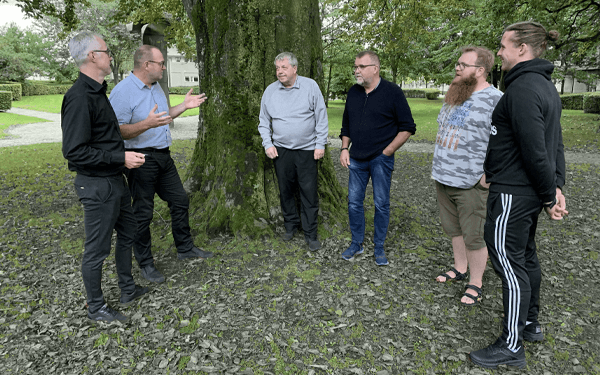 selvhjælpsgruppe udenfor